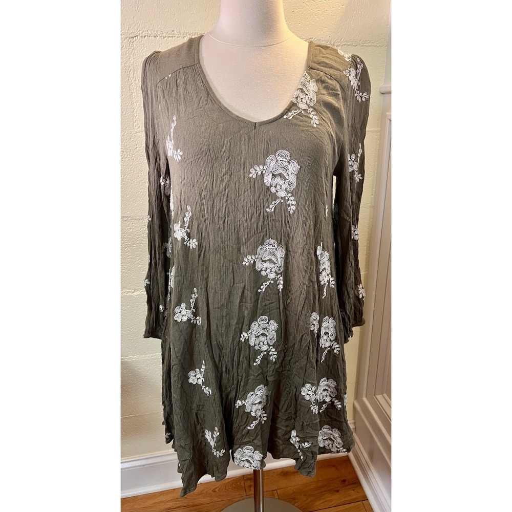 Altar'd State Women's Green Embroidered Flowy Bohemian Keyhole Mini‎ Dress Sz M